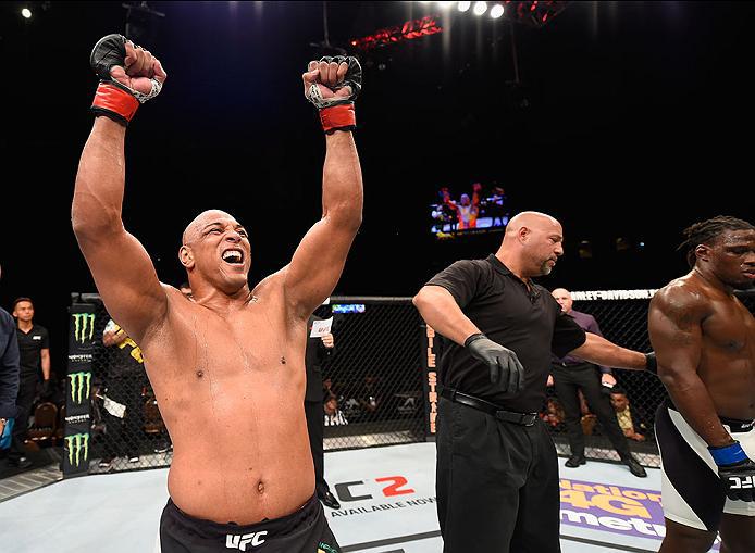 UFC 230: MARCOS PEZÃO VOLTA AOS PESADOS COMO FAIXA PRETA DE JIU-JÍTSU