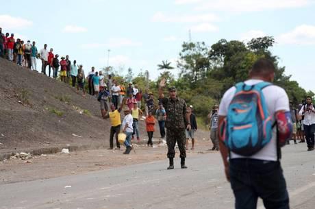 Brasil tenta permitir retorno de brasileiros da Venezuela