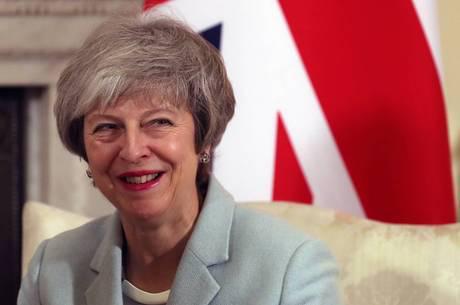 May diz que adiar saída não soluciona problemas do Brexit