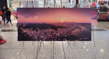 Alfabile Santana assina exposição fotográfica “Itajaí em Imagens” no Itajaí Shopping