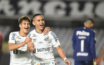 Athletico-PR perde de 2 a 1 para o Santos na Vila Belmiro