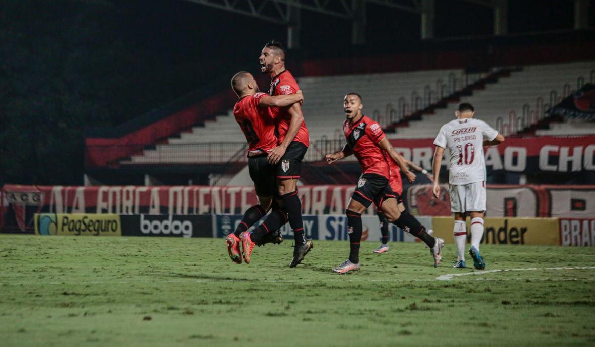 Atlético-GO tira invencibilidade do Fluminense no Brasileiro