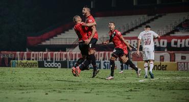 Atlético-GO tira invencibilidade do Fluminense no Brasileiro