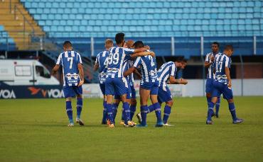 Avaí vence Chapecoense...