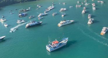 Bagunça em Porto Belo é fiscalizada em operação dos órgãos de segurança