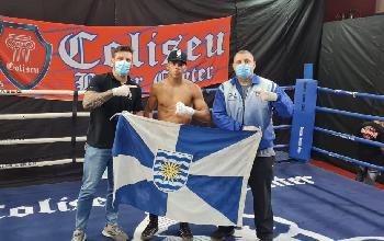 Boxeador de Balneário Camboriú vence luta internacional em São Paulo