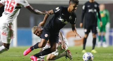 Bragantino vira contra o São Paulo e reassume a ponta do Brasileirão