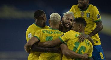 Brasil goleia seleção peruana e segue 100% na Copa América