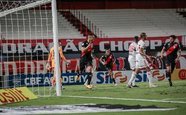 BRASILEIRÃO: Atlético-GO lidera...