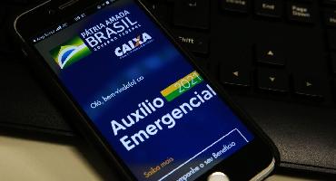 Caixa paga hoje auxílio emergencial a nascidos em agosto