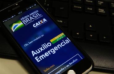 Caixa paga hoje auxílio emergencial a nascidos em agosto