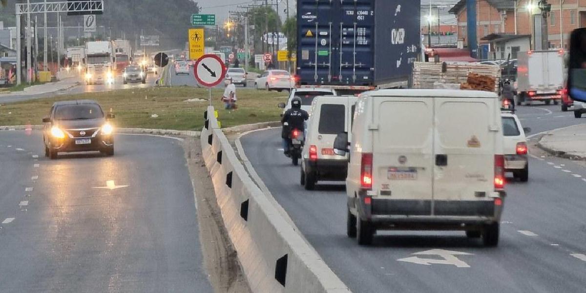 Carlos Moisés entrega reabilitação da rodovia Jorge Lacerda