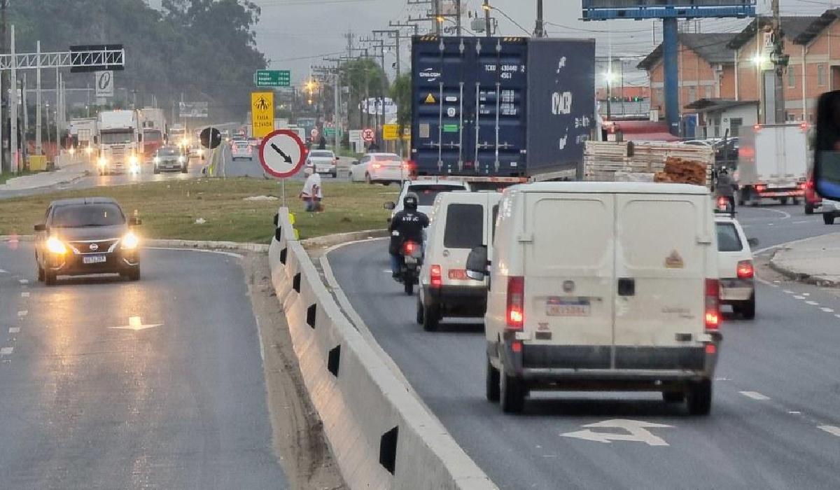 Carlos Moisés entrega reabilitação da rodovia Jorge Lacerda