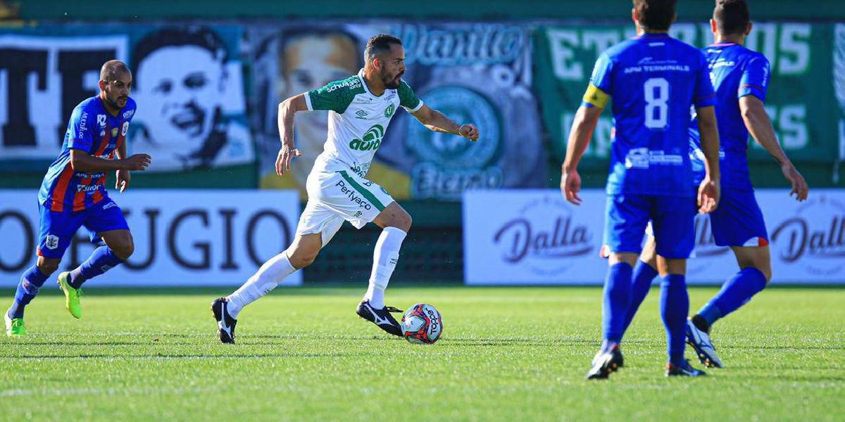 Catarinense: com empate com Marcílio Dias, Chapecoense chega à final