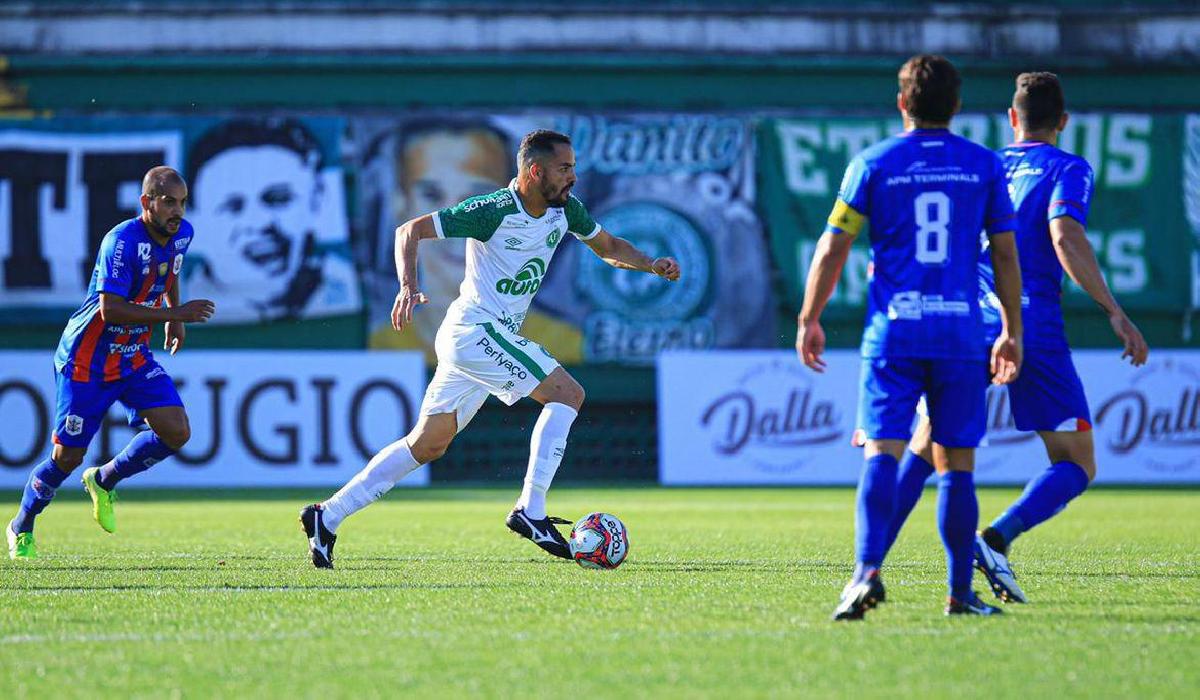 Catarinense: com empate com Marcílio Dias, Chapecoense chega à final