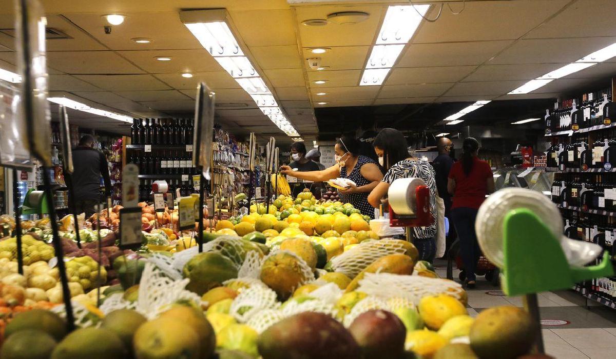 CNC aponta melhorias no mercado de trabalho e retomada no consumo