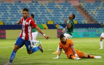 Com dois de Angel Romero, Paraguai estreia na Copa América com vitória