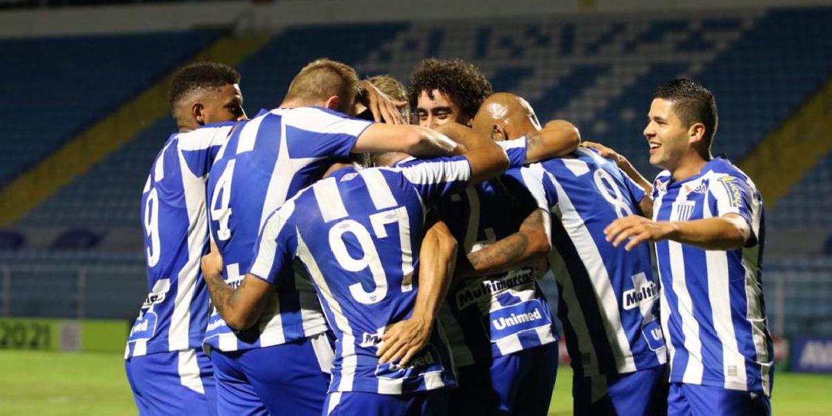 Com vitória sobre Brusque, Avaí está na final do Catarinense