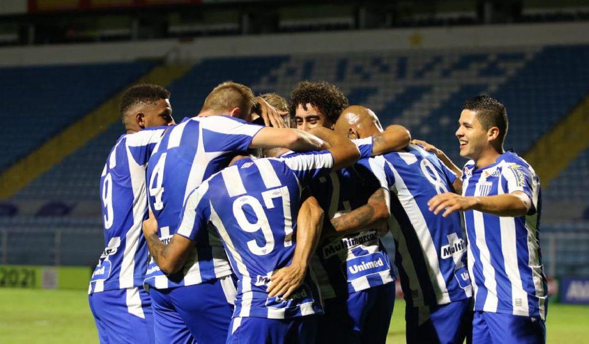 Com vitória sobre Brusque, Avaí está na final do Catarinense