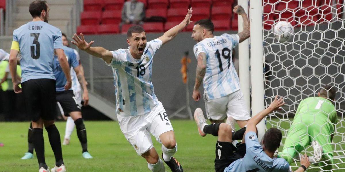 Copa América: no clássico do Rio da Prata, Argentina supera Uruguai