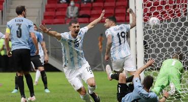 Copa América: no clássico do Rio da Prata, Argentina supera Uruguai