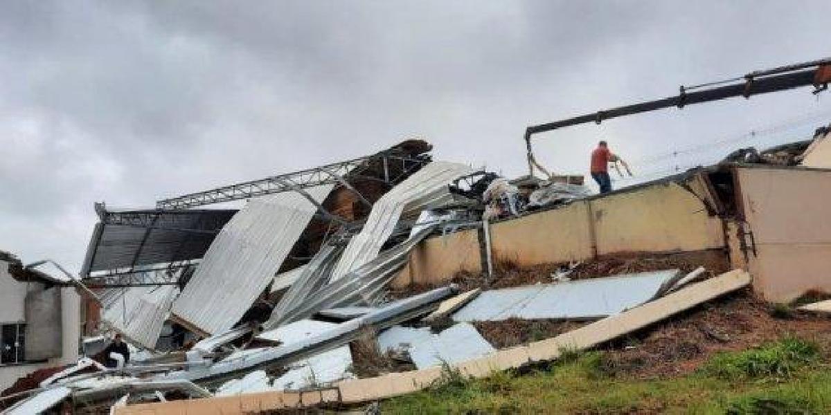 Defesa Civil diz que tempestade em Santa Catarina formou tornado