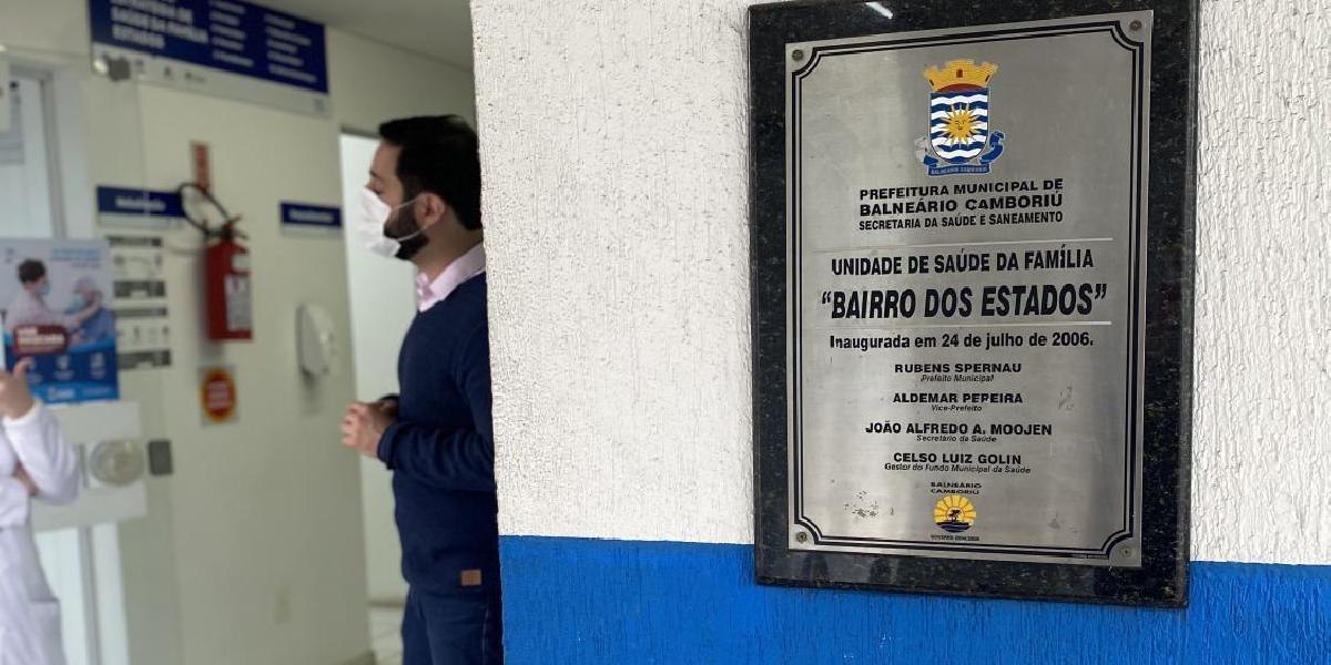 Eduardo Zanatta visita unidades da rede municipal de saúde