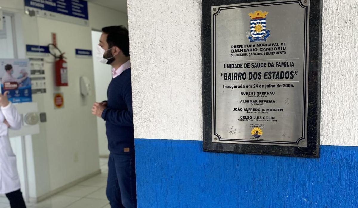 Eduardo Zanatta visita unidades da rede municipal de saúde