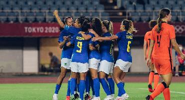 Em jogo de seis gols, Brasil e Holanda empatam no futebol feminino