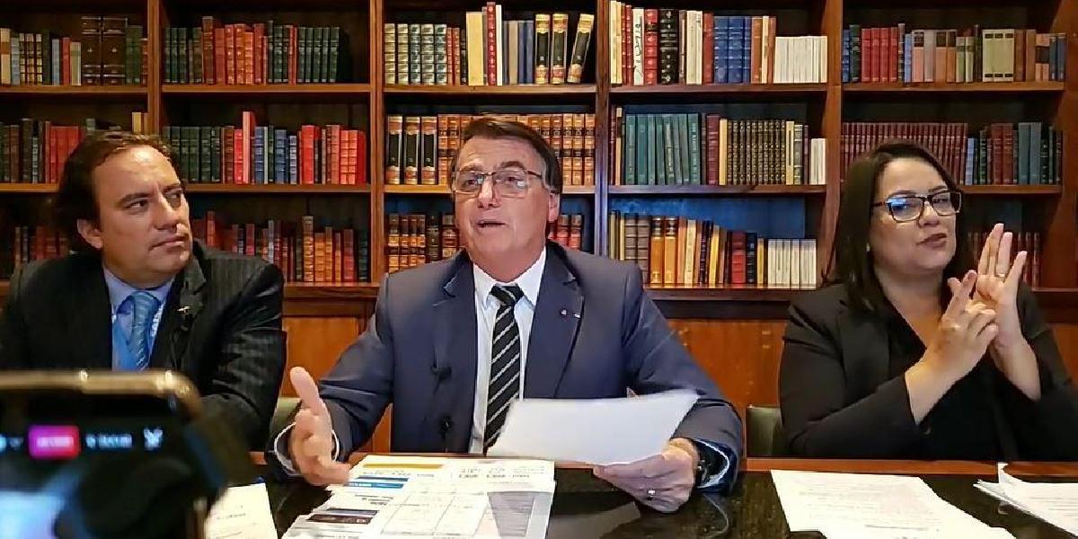 Em live, Bolsonaro diz se não tiver voto impresso em 2022 não terá eleição