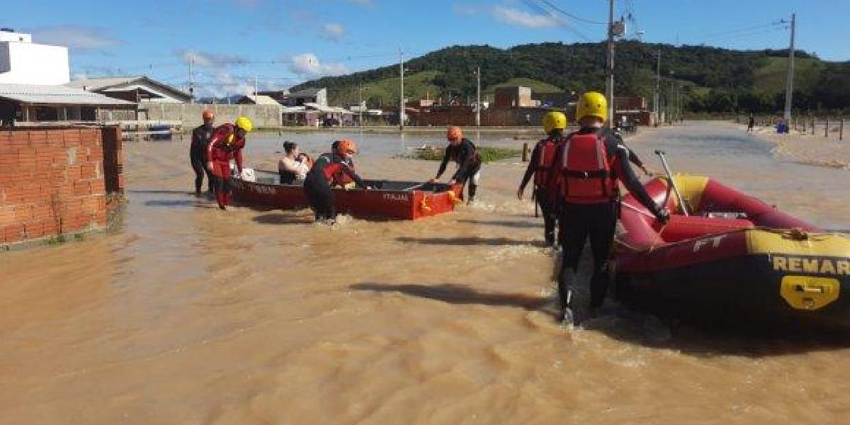 Estado realiza atendimentos para auxiliar cidades atingidas pelas chuvas