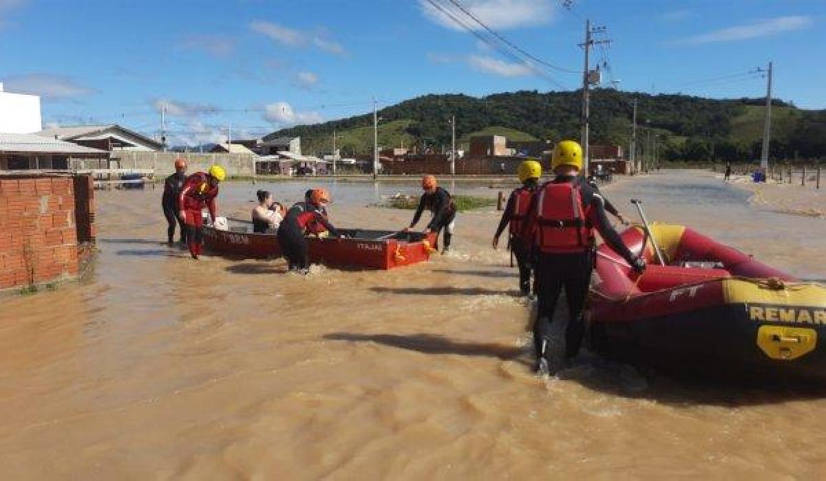 Estado realiza atendimentos para auxiliar cidades atingidas pelas chuvas