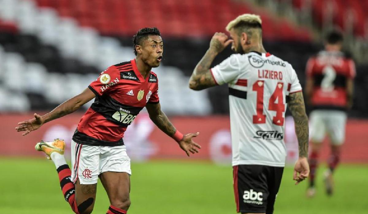 Flamengo goleia o São Paulo de virada pela 13ª rodada do Brasileirão