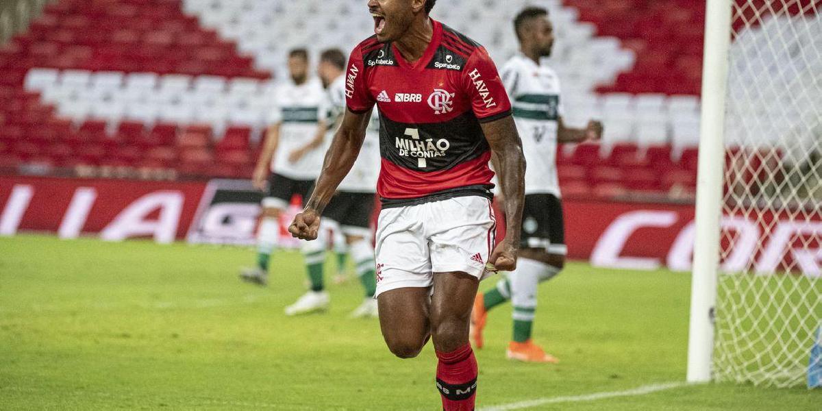 Flamengo vence Coritiba e está nas oitavas da Copa do Brasil