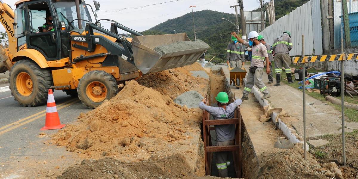 Inicia obra de implantação da rede coletora de esgoto no Estaleiro e Estaleirinho