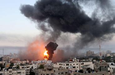 Israel bombardeia Gaza para conter militantes palestinos