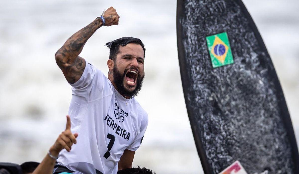 Ítalo Ferreira é ouro em Tóquio e 1º campeão olímpico no surfe