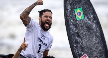 Ítalo Ferreira é ouro em Tóquio e 1º campeão olímpico no surfe