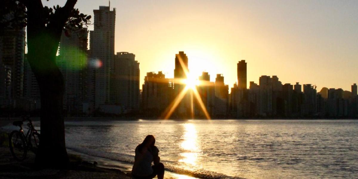 Live BC Abraça Você comemora os 57 anos de Balneário Camboriú