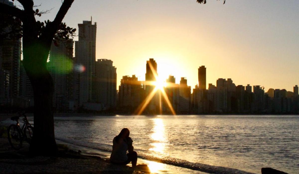 Live BC Abraça Você comemora os 57 anos de Balneário Camboriú