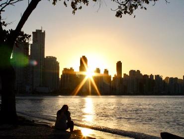 Live BC Abraça Você comemora os 57 anos de Balneário Camboriú