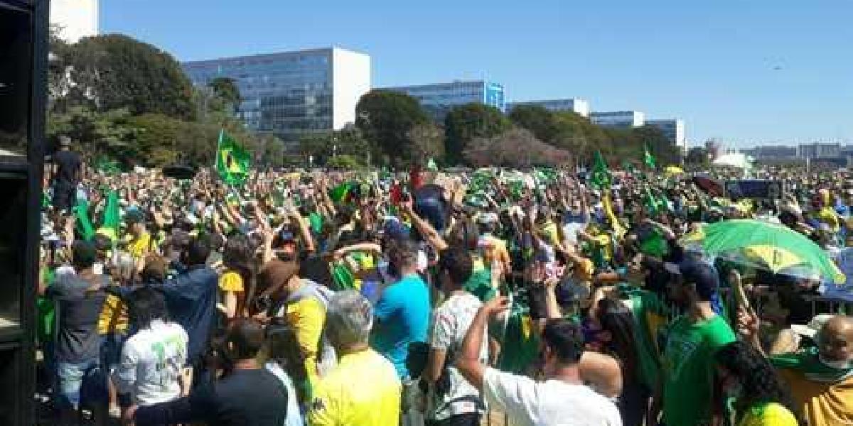 Manifestações pelo voto auditável reúnem pessoas em várias cidades