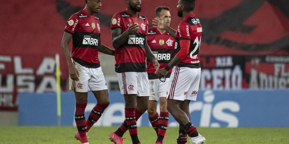 Na despedida de Gerson, Flamengo bate Fortaleza no Maracanã