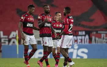 Na despedida de Gerson, Flamengo bate Fortaleza no Maracanã