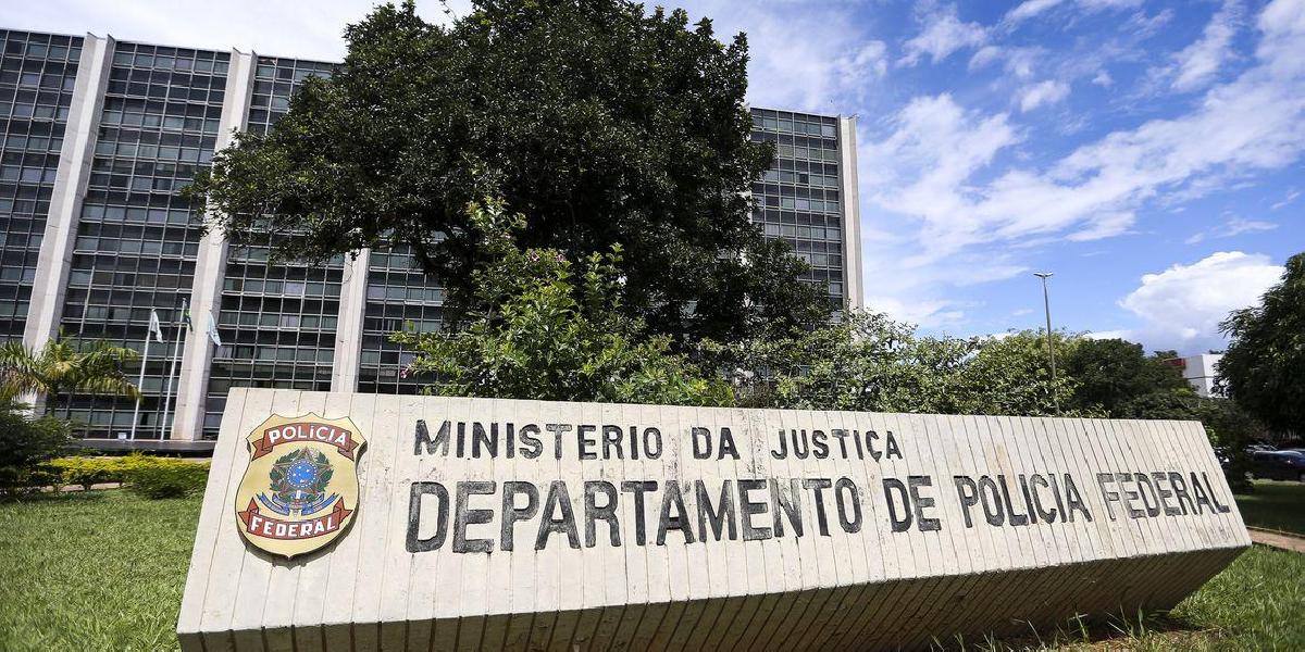 Operação Le Mans: PF investiga contrabando de brasileiros ao exterior