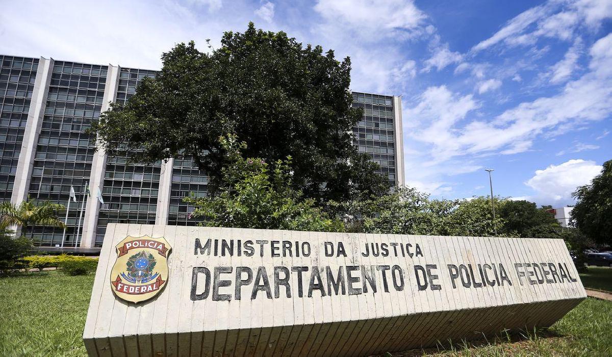 Operação Le Mans: PF investiga contrabando de brasileiros ao exterior