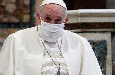 Papa Francisco é internado para cirurgia programada no intestino