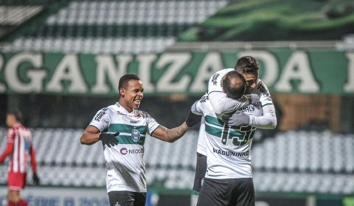 PLACAR: Vitória do Coritiba em duelo direto contra o Náutico