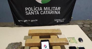 PM prende traficante que trazia droga para Balneário Camboriú