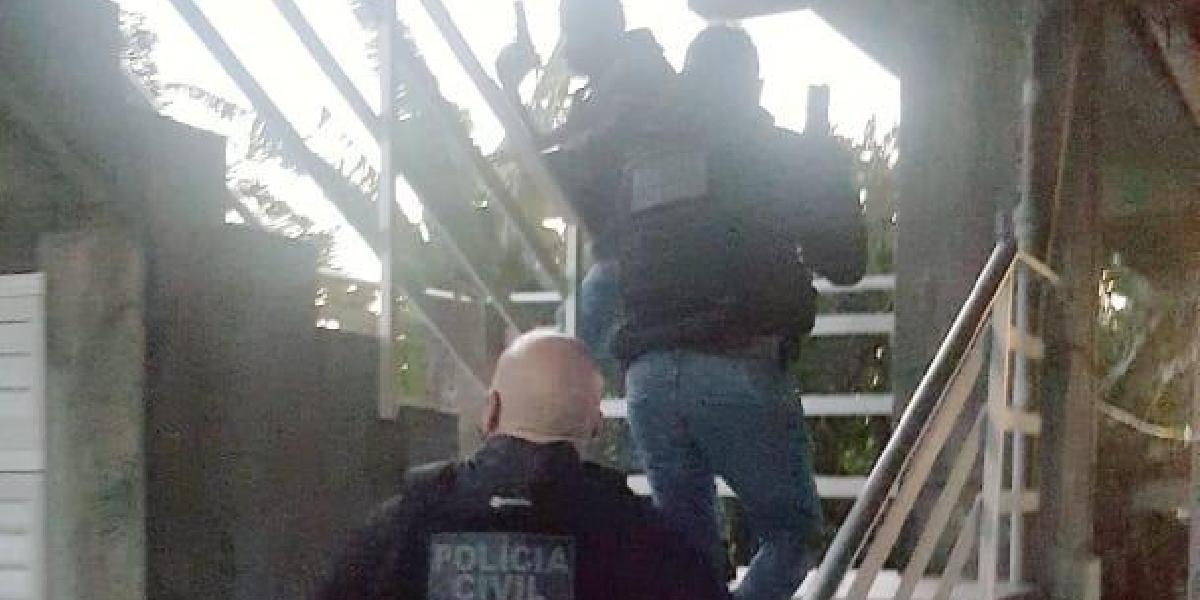 Polícia cumpre mandados contra o transporte clandestino de pessoas